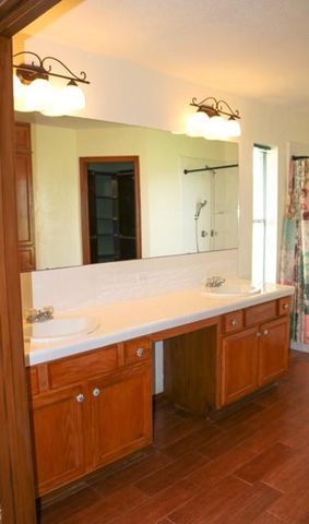 239 County Road 402, Danbury, TX 77534