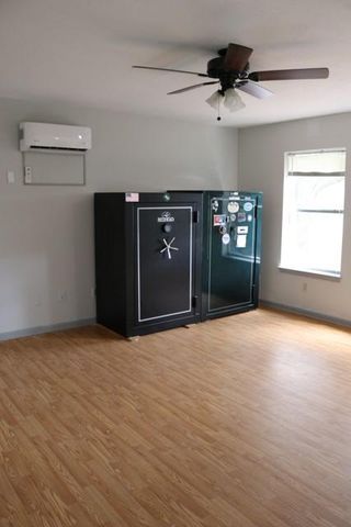 239 County Road 402, Danbury, TX 77534