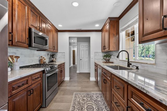 940 Perkins Ct, El Dorado Hills, CA 95762