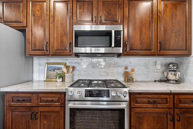 940 Perkins Ct, El Dorado Hills, CA 95762