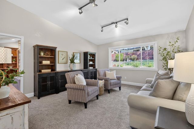 940 Perkins Ct, El Dorado Hills, CA 95762