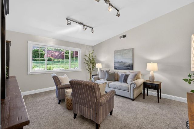 940 Perkins Ct, El Dorado Hills, CA 95762