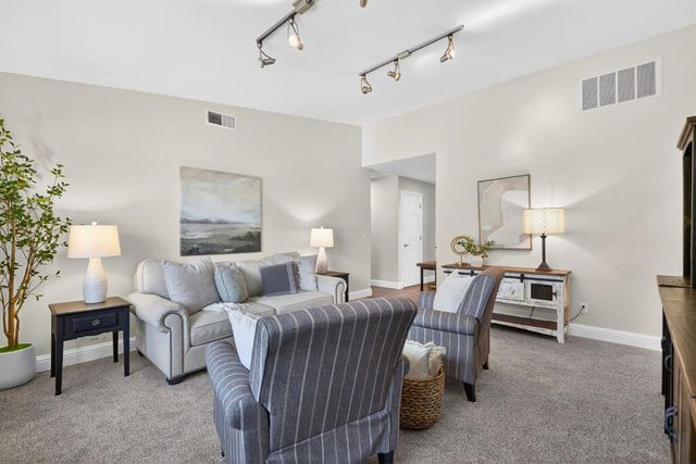 940 Perkins Ct, El Dorado Hills, CA 95762