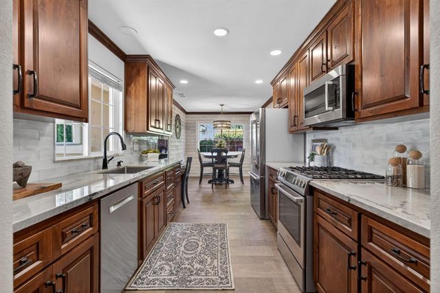 940 Perkins Ct, El Dorado Hills, CA 95762