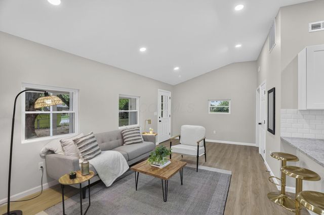 1240 Manor Drive, Columbus, OH 43232