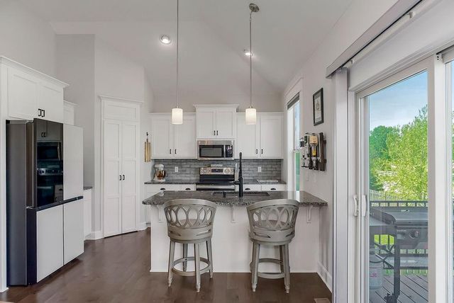 1700 Shadow Drive, Leavenworth, KS 66048