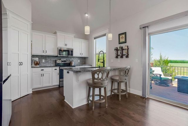 1700 Shadow Drive, Leavenworth, KS 66048