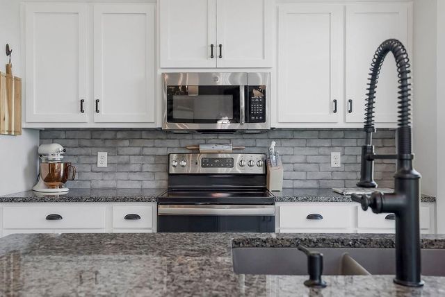 1700 Shadow Drive, Leavenworth, KS 66048