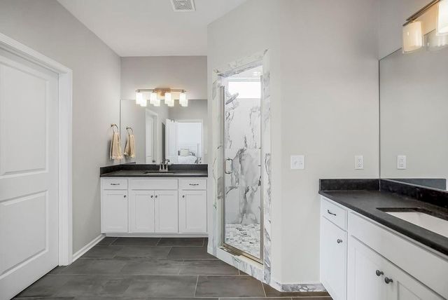 1700 Shadow Drive, Leavenworth, KS 66048
