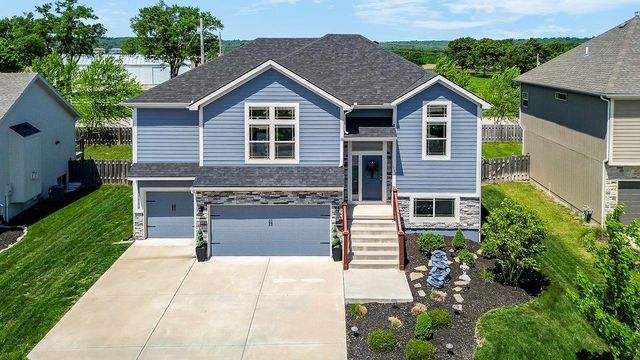 1700 Shadow Drive, Leavenworth, KS 66048