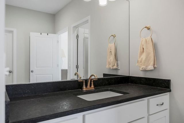 1700 Shadow Drive, Leavenworth, KS 66048