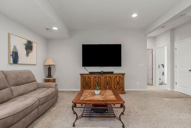 1700 Shadow Drive, Leavenworth, KS 66048