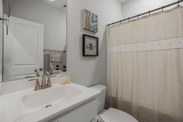 1700 Shadow Drive, Leavenworth, KS 66048