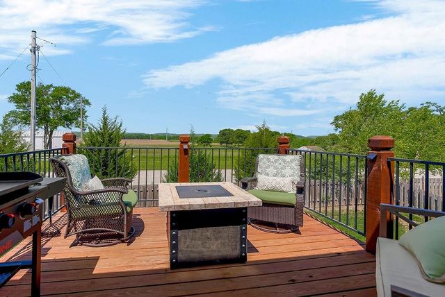 1700 Shadow Drive, Leavenworth, KS 66048