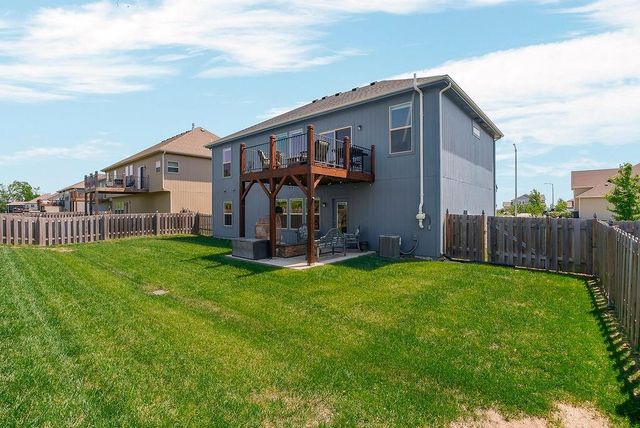 1700 Shadow Drive, Leavenworth, KS 66048