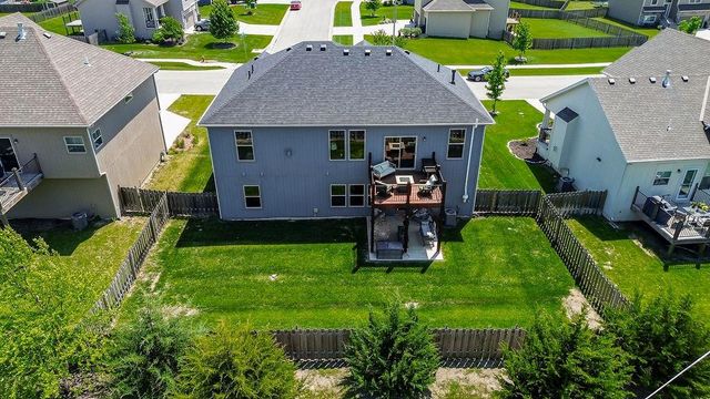 1700 Shadow Drive, Leavenworth, KS 66048