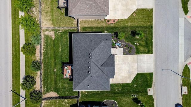 1700 Shadow Drive, Leavenworth, KS 66048