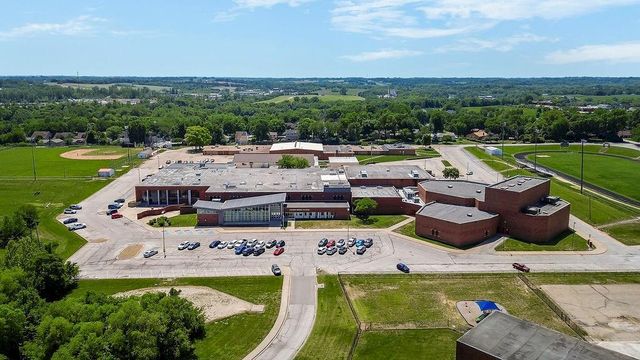 1700 Shadow Drive, Leavenworth, KS 66048