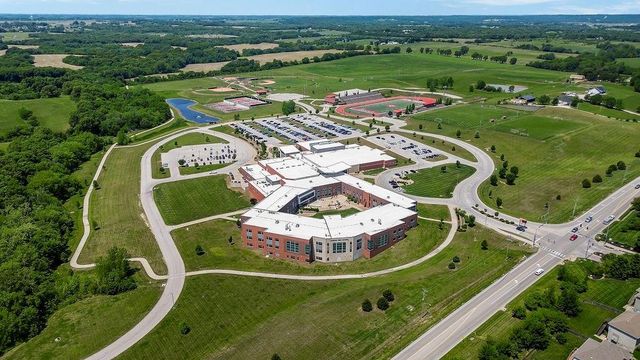 1700 Shadow Drive, Leavenworth, KS 66048