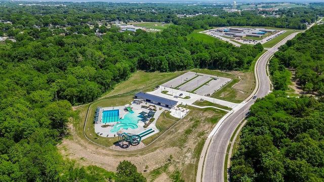 1700 Shadow Drive, Leavenworth, KS 66048