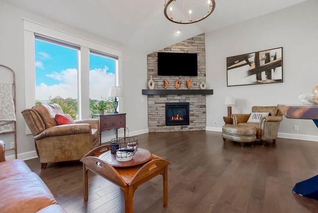 1700 Shadow Drive, Leavenworth, KS 66048