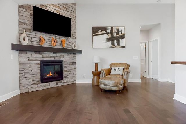 1700 Shadow Drive, Leavenworth, KS 66048