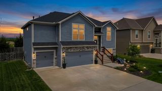 1700 Shadow Drive, Leavenworth, KS 66048