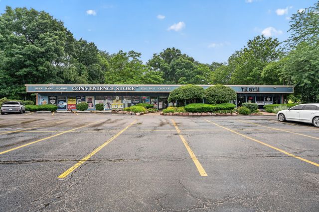 5900 Oakwood Drive 2L, Lisle, IL 60532