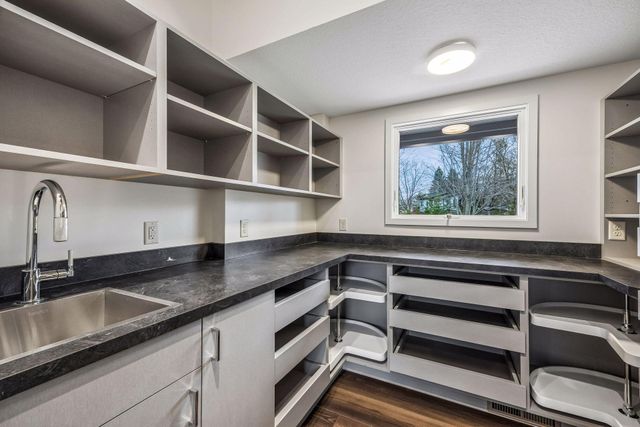 14122 Prairie Road NW, Andover, MN 55304