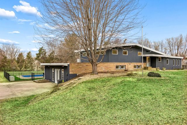 14122 Prairie Road NW, Andover, MN 55304