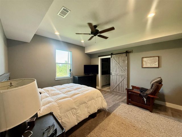 739 Pleasant Grove RD, Elgin, TX 78621