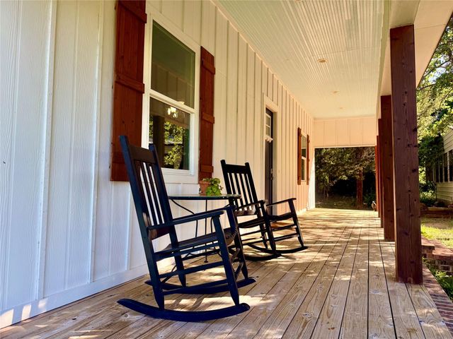 739 Pleasant Grove RD, Elgin, TX 78621