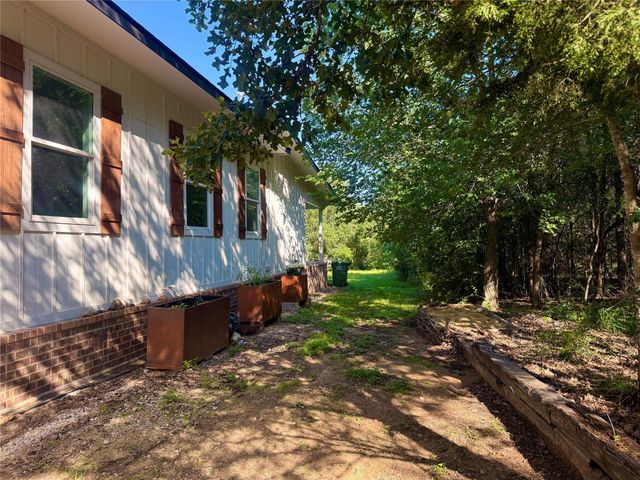 739 Pleasant Grove RD, Elgin, TX 78621