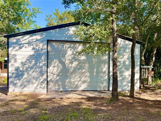 739 Pleasant Grove RD, Elgin, TX 78621