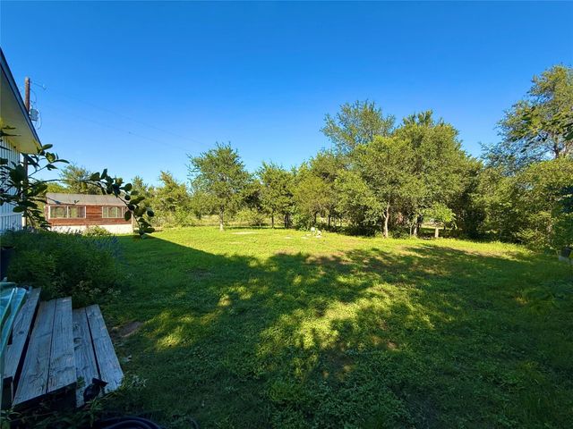 739 Pleasant Grove RD, Elgin, TX 78621