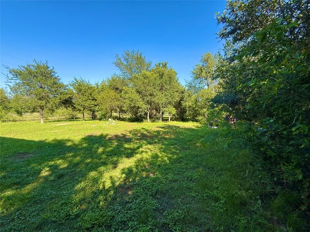 739 Pleasant Grove RD, Elgin, TX 78621