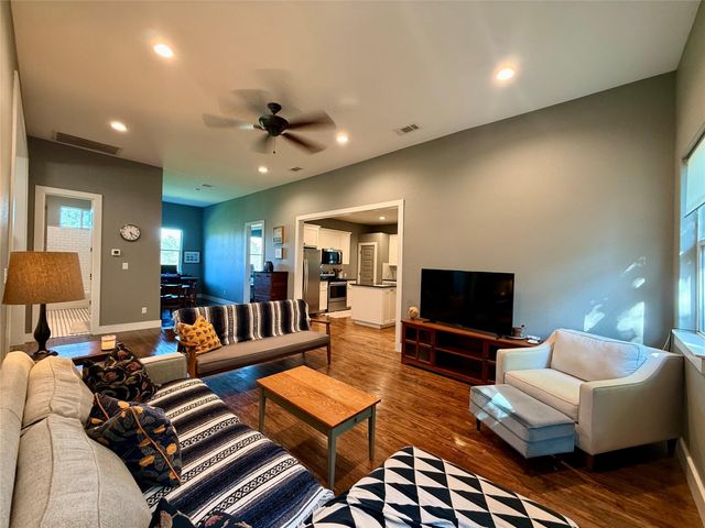 739 Pleasant Grove RD, Elgin, TX 78621