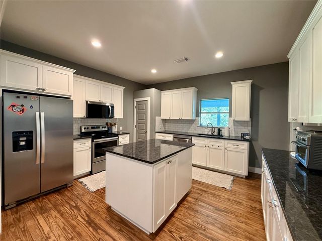 739 Pleasant Grove RD, Elgin, TX 78621