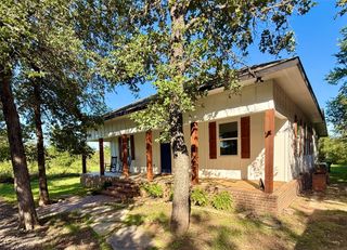 739 Pleasant Grove RD, Elgin, TX 78621