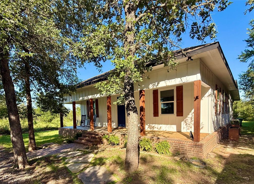 739 Pleasant Grove RD, Elgin, TX 78621