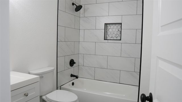 2009 Clark Trail, Grand Prairie, TX 75052