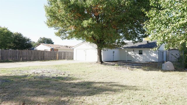 2009 Clark Trail, Grand Prairie, TX 75052