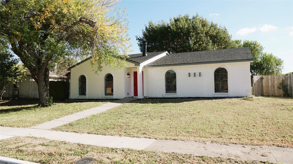 2009 Clark Trail, Grand Prairie, TX 75052