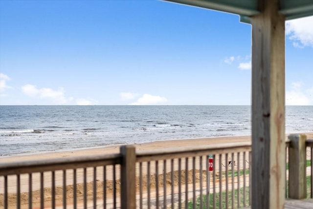 986 Peachtree, Gilchrist, TX 77617