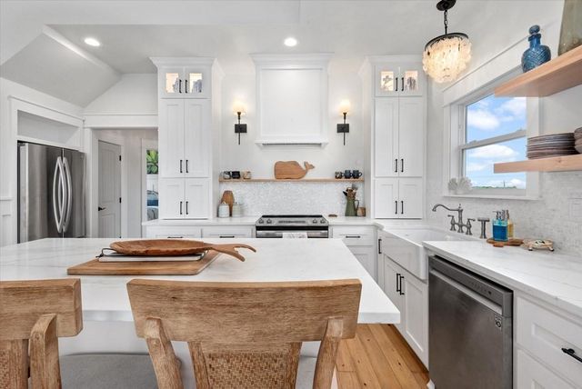 986 Peachtree, Gilchrist, TX 77617