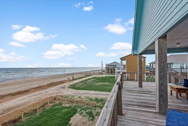 986 Peachtree, Gilchrist, TX 77617