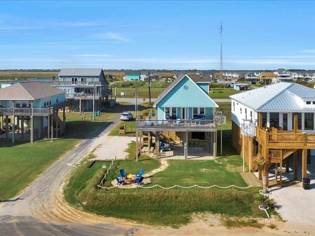 986 Peachtree, Gilchrist, TX 77617