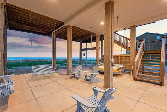986 Peachtree, Gilchrist, TX 77617