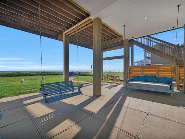 986 Peachtree, Gilchrist, TX 77617