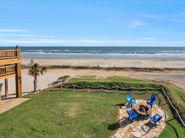 986 Peachtree, Gilchrist, TX 77617